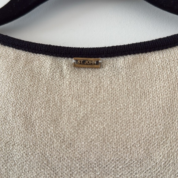 St. John Sport Knit Shell Tank M Cream and Navy - Picture 4 of 4